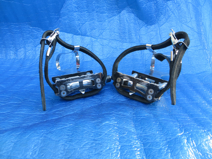 MKS Custom Nuevo NJS Pedals , MKS NJS S-size Steel Clips and MKS Fit-alfa NJS Toe Straps (25120111)